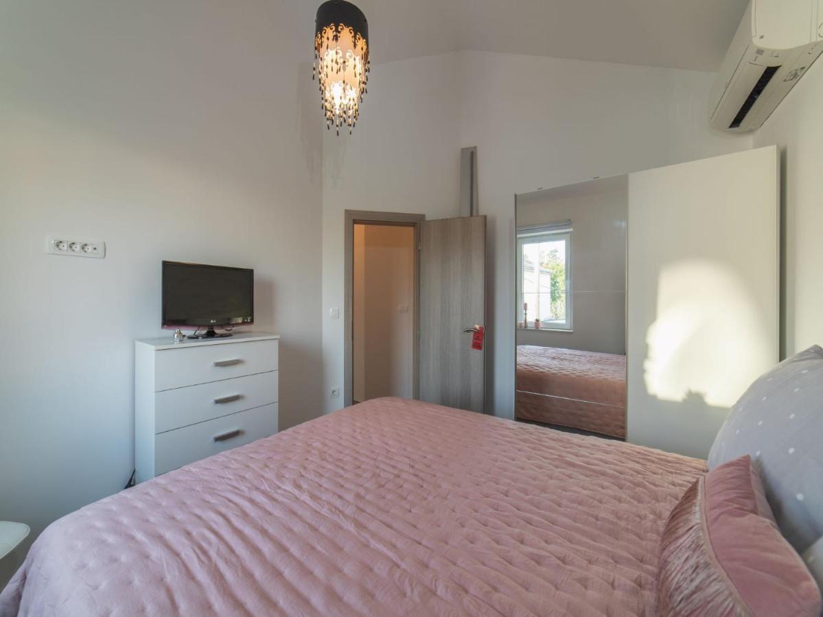 Apartment Fiora Kastela Luaran gambar