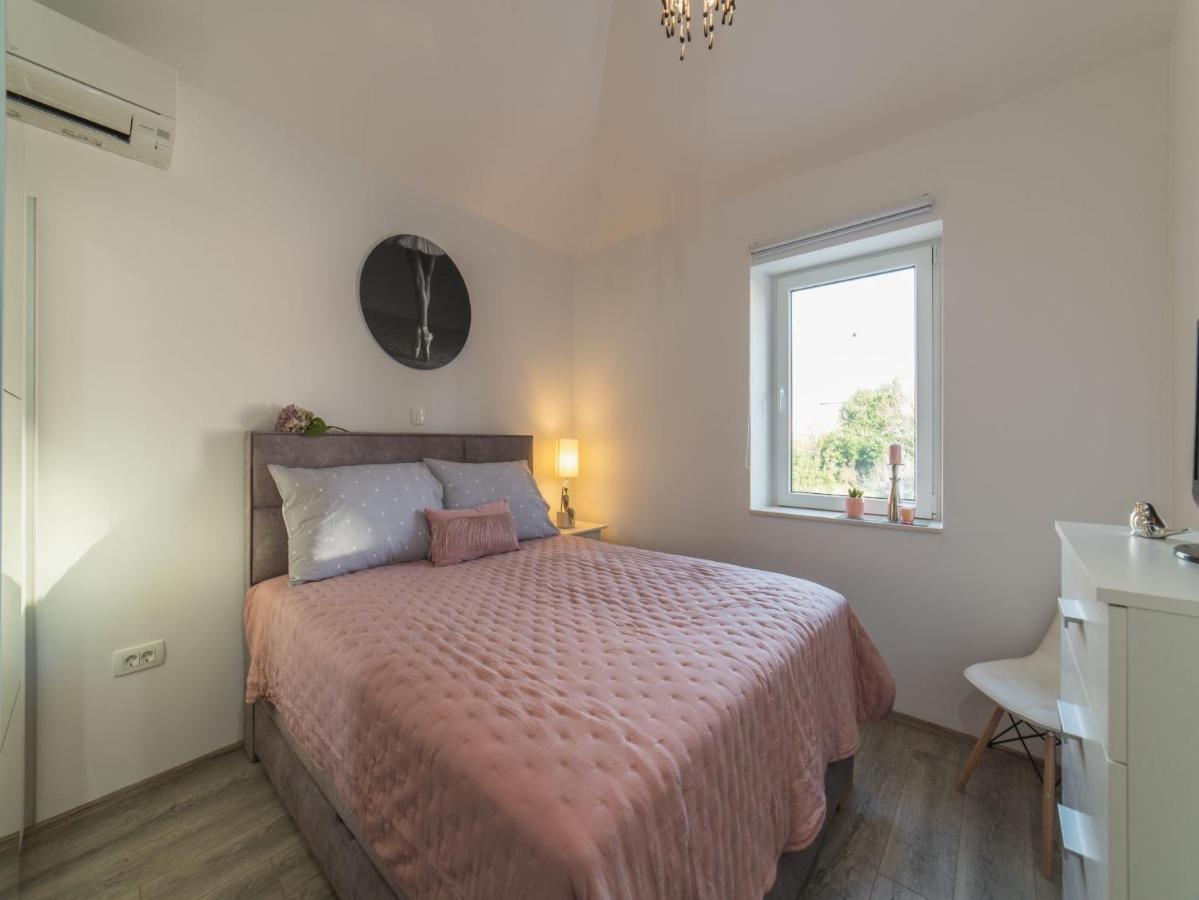 Apartment Fiora Kastela Luaran gambar