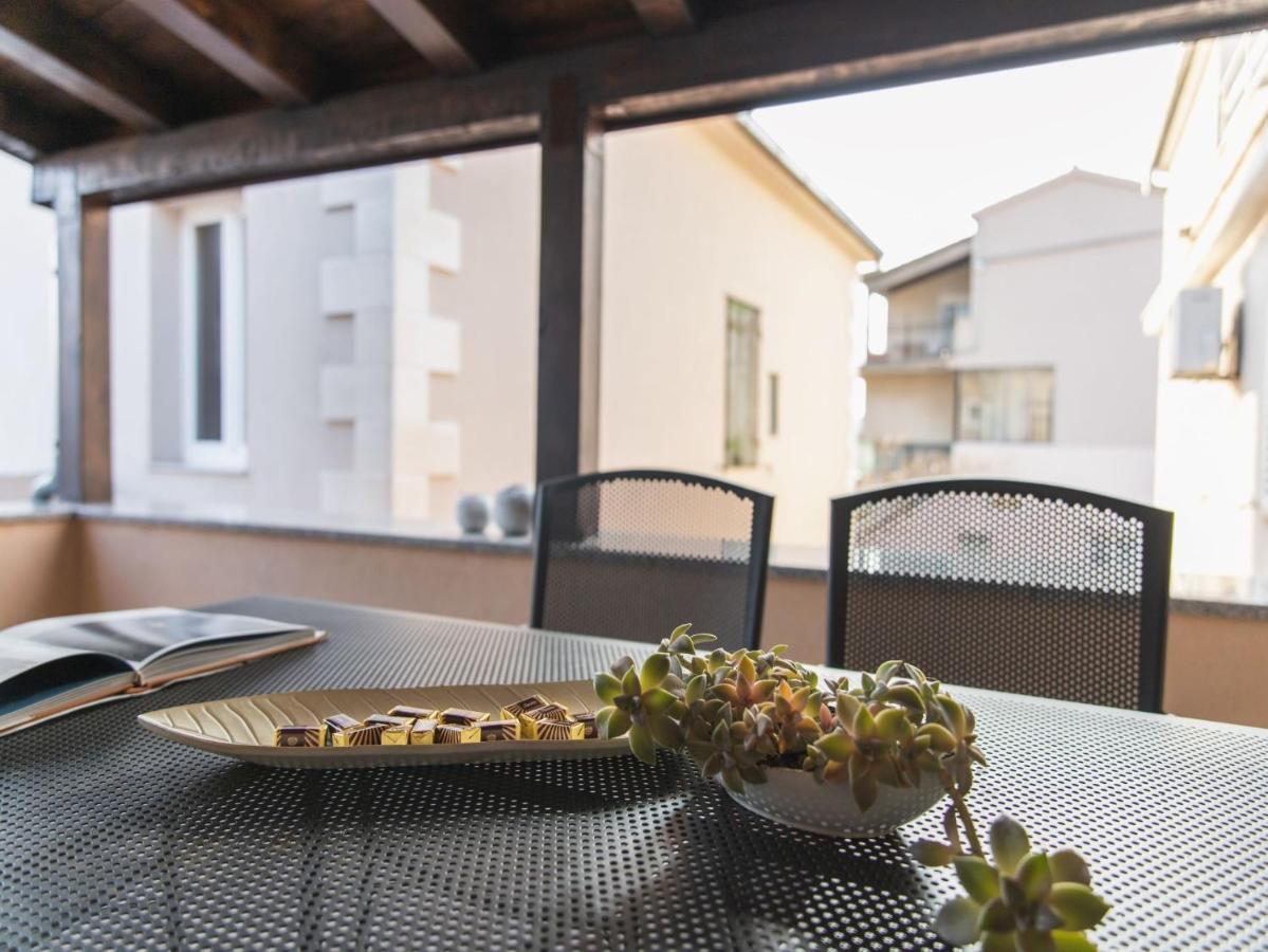 Apartment Fiora Kastela Luaran gambar